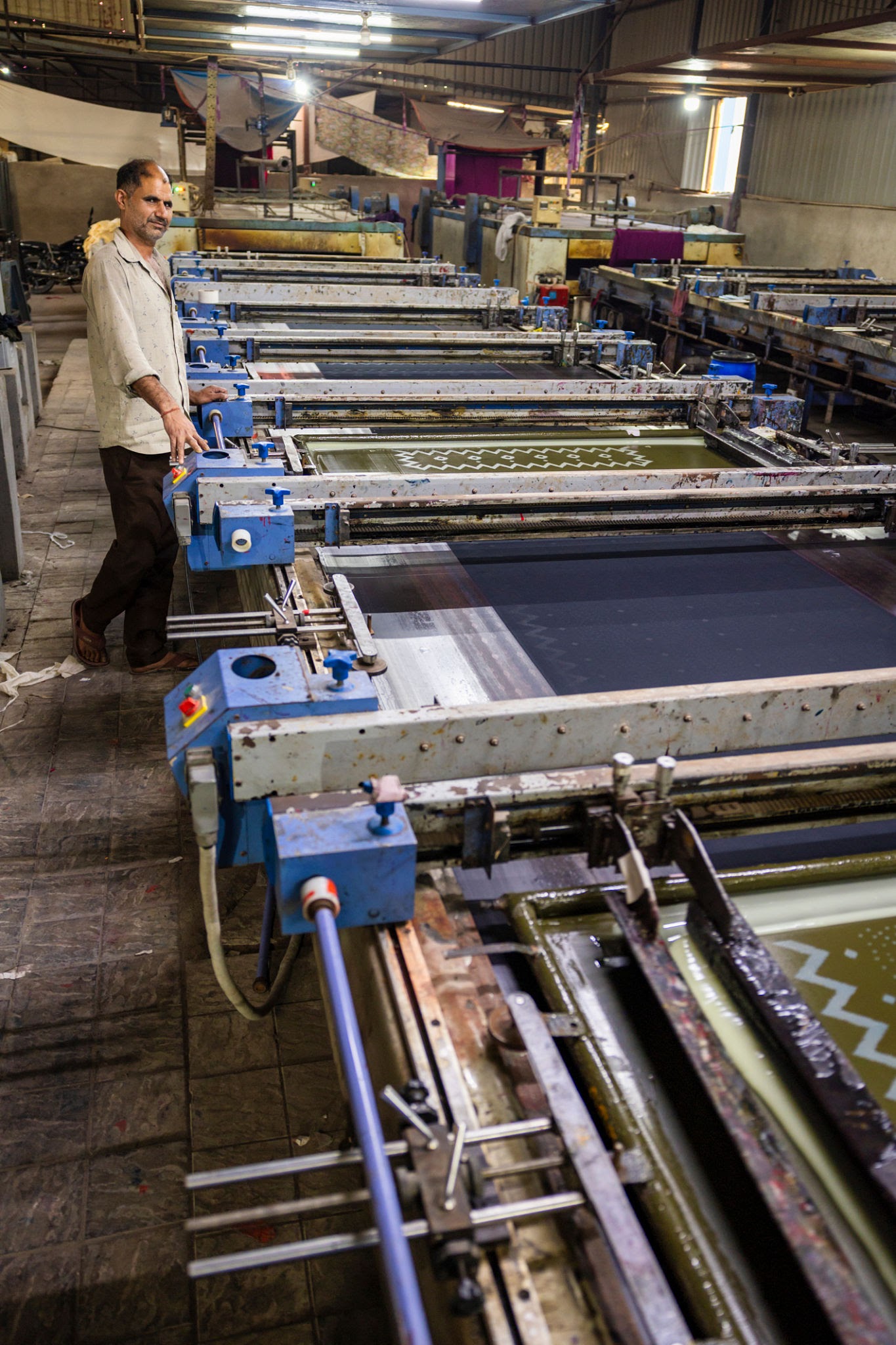 Textile screen printing production setup